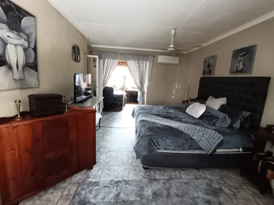 4 Bedroom Property for Sale in Cashan North West